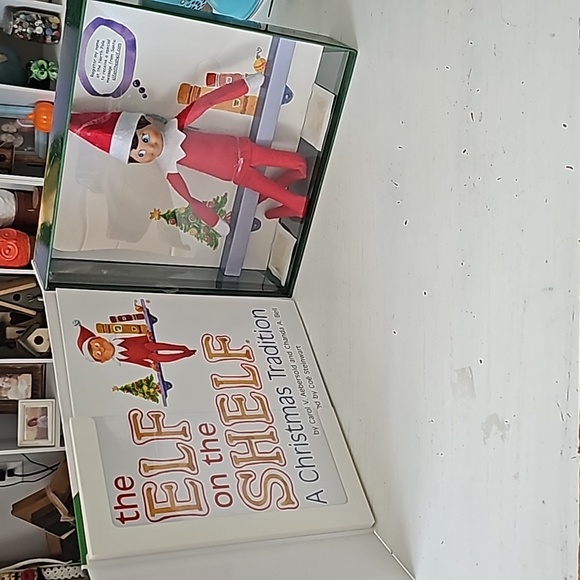 Elf on a shelf - Picture 3 of 3